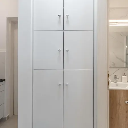 Senses بيت للعطل